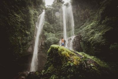 Paseo en grupo pequeño por la cascada y el templo de Sekumpul Paseo en grupo pequeño por la cascada y el templo de Sekumpul