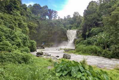 Visitas turísticas de Bali y cascada de Tegenungan Visitas turísticas de Bali y cascada de Tegenungan