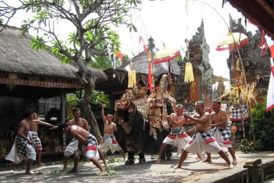 Visita turística de pueblo tradicional de día completo en Bali: Volcán Monte Batur con almuerzo Visita turística de pueblo tradicional de día completo en Bali: Volcán Monte Batur con almuerzo