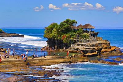 Tanah Lot, Ulun Danu Temple y Jatiluwih Green Land Tours Tanah Lot, Ulun Danu Temple y Jatiluwih Green Land Tours