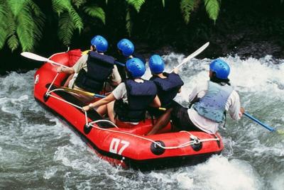 Paquetes de Ayung White Water Rafting y Bali Swing Paquetes de Ayung White Water Rafting y Bali Swing
