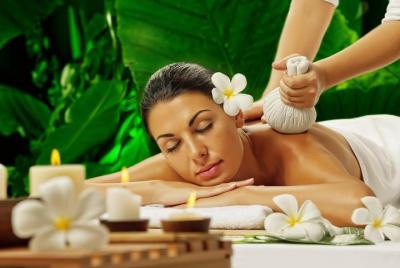 Excursión privada de medio día para disfrutar de 2 horas de spa y cena de mariscos en Jimbaran Excursión privada de medio día para disfrutar de 2 horas de spa y cena de mariscos en Jimbaran