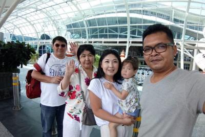 Traslado desde y hacia el aeropuerto de Bali en el área de Seminyak Traslado desde y hacia el aeropuerto de Bali en el área de Seminyak