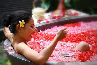Kuta: Mejor spa tradicional Masaje Lulur Paquete de 2 horas que incluye recogida en el hotel Kuta: Mejor spa tradicional Masaje Lulur Paquete de 2 horas que incluye recogida en el hotel