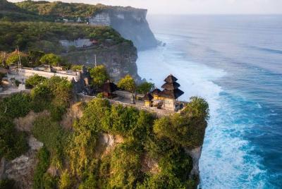 Alquiler privado de autos de todo el día en Bali - Ubud y Uluwatu Sunset Tour Alquiler privado de autos de todo el día en Bali - Ubud y Uluwatu Sunset Tour