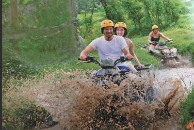 ATV Quad Bike desde Bali con almuerzo y transporte de regreso