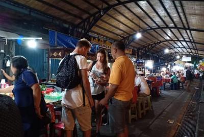 Tour de comida del mercado tradicional de la noche de Ubud