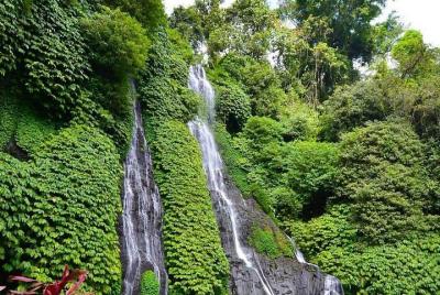 Lago Tamblingan, colina escondida Wanagiri, puerta Handara y casc