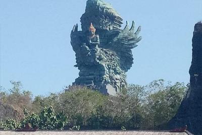 Bali Best Destination - deporte acuático - tour de Uluwatu - cena