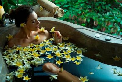 Tratamiento corporal relajante en el Sanctoo Bali Spa Ubud