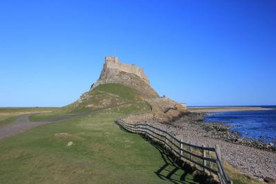Alnwick Castle y la costa vikinga Tour privado de día completo en una minivan premium
