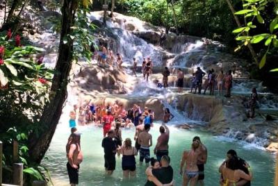 Excursión de aventura de Dunn Excursión de aventura de Dunn's River Falls y Jungle River Tubing desde Ocho Ríos