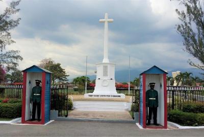 Visita guiada a los National Heroes of Jamaica y la Galería Nacional desde Ocho Ríos Visita guiada a los National Heroes of Jamaica y la Galería Nacional desde Ocho Ríos