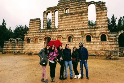 Recorrido turístico todo incluido en grupos pequeños a Baalbek, Anjar y Ksara Recorrido turístico todo incluido en grupos pequeños a Baalbek, Anjar y Ksara