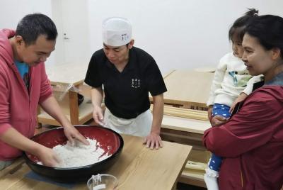 Experimente la fabricación local de soba en Karuizawa Experimente la fabricación local de soba en Karuizawa