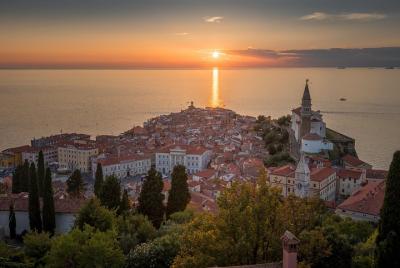 Atardecer en Piran: impresionante puesta de sol en la ciudad más 
