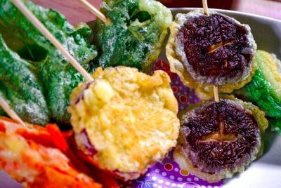 Experiencia en línea para hacer tempura vegetariana dorada crujie