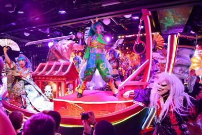 Boleto para el show de Robot Restaurant en Shinjuku