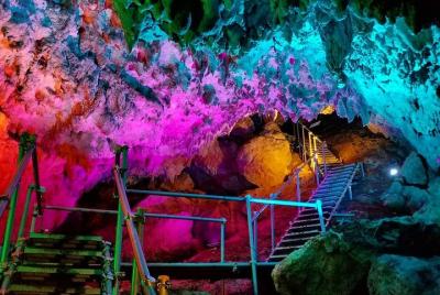 CUEVA OKINAWA ¡Una misteriosa cueva de piedra caliza que puedes disfrutar fácilmente! CUEVA OKINAWA ¡Una misteriosa cueva de piedra caliza que puedes disfrutar fácilmente!