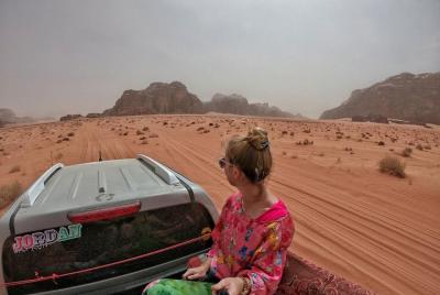 Wadi Rum Jeep Tour aventura con barbacoa Almuerzo Wadi Rum Jeep Tour aventura con barbacoa Almuerzo