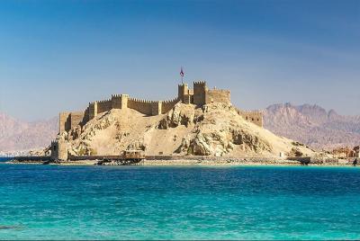 Tour privado de día completo al Mar Rojo de Aqaba desde Petra Hot Tour privado de día completo al Mar Rojo de Aqaba desde Petra Hot