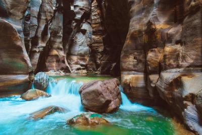 Jordan Horizons Tours: excursión de un día a Wadi Al Mujib desde el Mar Muerto Jordan Horizons Tours: excursión de un día a Wadi Al Mujib desde el Mar Muerto