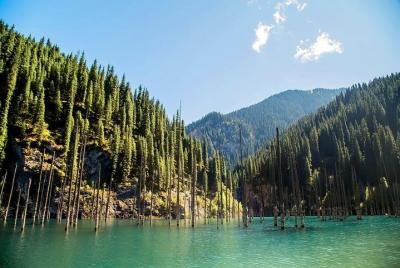 Viaje de 3 DÍAS a los lagos Charyn Canyon, Kolsay y Kaindi