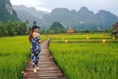 Vientiane Tour privado de 3 días al mirador Vang Vieng, cueva, laguna azul Vientiane Tour privado de 3 días al mirador Vang Vieng, cueva, laguna azul