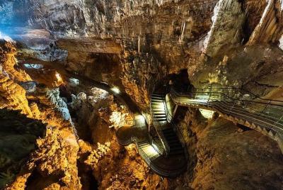 Tour económico de medio día a Jeita Grotto y Byblos Tour económico de medio día a Jeita Grotto y Byblos