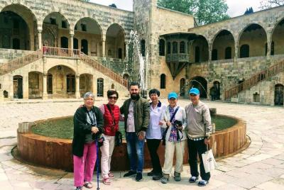Pequeños tours diarios a Beiteddine y Deir El Qamar con almuerzo Pequeños tours diarios a Beiteddine y Deir El Qamar con almuerzo