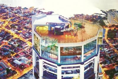 LA PRIMERA entrada de Komtar Penang con Rainbow Skywalk