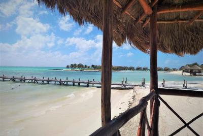 DISFRUTE de un día completo en un Beach Club en el Caribe incluid