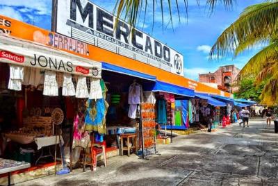 La ciudad de Cancún y recorrido por las tiendas, incluidas las ru