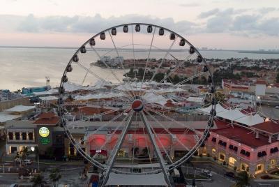 Compras y Paseo en La Gran Rueda de Observación en Cancun