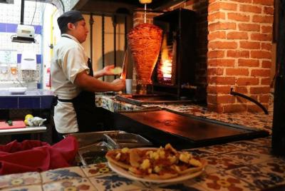 Recorrido gastronómico mexicano guiado con transporte: Sabores de