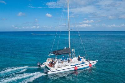 Esnórquel en catamarán a El Cielo y descanso en la playa