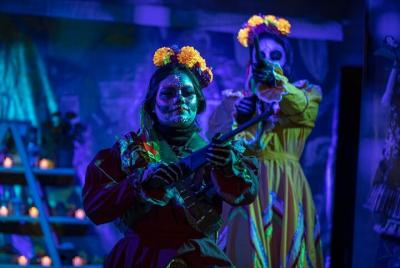 Espectáculo Nocturno de Día de Muertos en Xochimilco