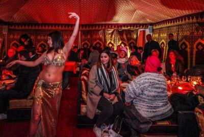 Espectáculo nocturno bereber de Agadir y deliciosa cena marroquí