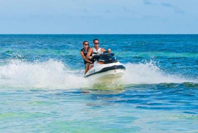 Disfruta del increíble tiempo en moto acuática en el mar de Agadir.