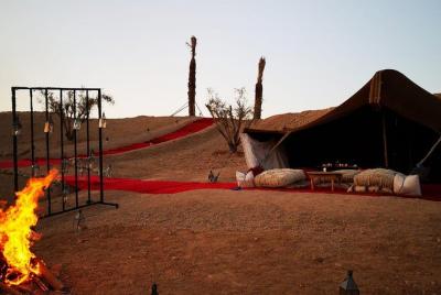 Cena privada mágica en el desierto de Agafay