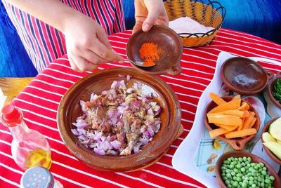 Excursión de un día a chefchaouen y clase de cocina en el pueblo bereber