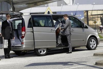 Chefchaouen a Casablanca: traslado privado (conductor de habla inglesa)