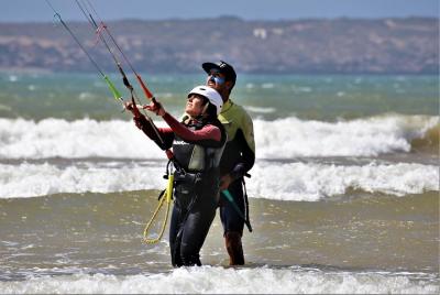 Clases individuales de kitesurf en Esauira