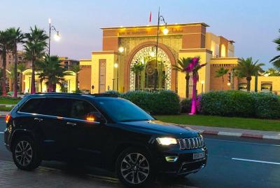 Traslado privado desde el centro de Essaouira al centro de Marrakech por automóvil