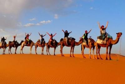 1 Noche en campamento de tiendas de lujo glamping en el desierto de Merzouga  1 Noche en campamento de tiendas de lujo glamping en el desierto de Merzouga