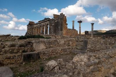 Volubilis, Moulay idriss y Meknes Day Tour desde Fez Volubilis, Moulay idriss y Meknes Day Tour desde Fez