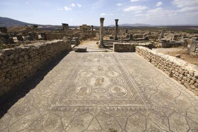 Excursión de un día desde Fez a Meknes Volubilis Excursión de un día desde Fez a Meknes Volubilis