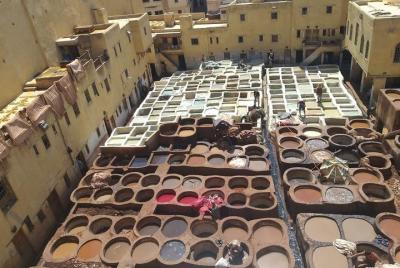 Un guía oficial en Fez, Marruecos  Un guía oficial en Fez, Marruecos