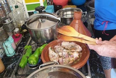 5 h Clase de cocina Fez con una familia local 5 h Clase de cocina Fez con una familia local