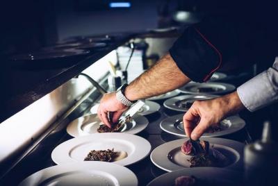 Explore los sabores y la cultura típicos de Fez: coma, cocine, beba, escuche y diviértase Explore los sabores y la cultura típicos de Fez: coma, cocine, beba, escuche y diviértase